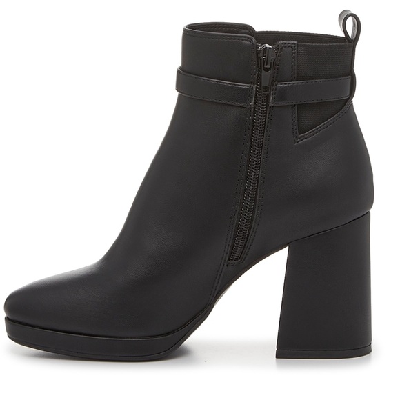 Kelly & Katie Gavan Black Leather Booties (10) - Picture 3 of 8